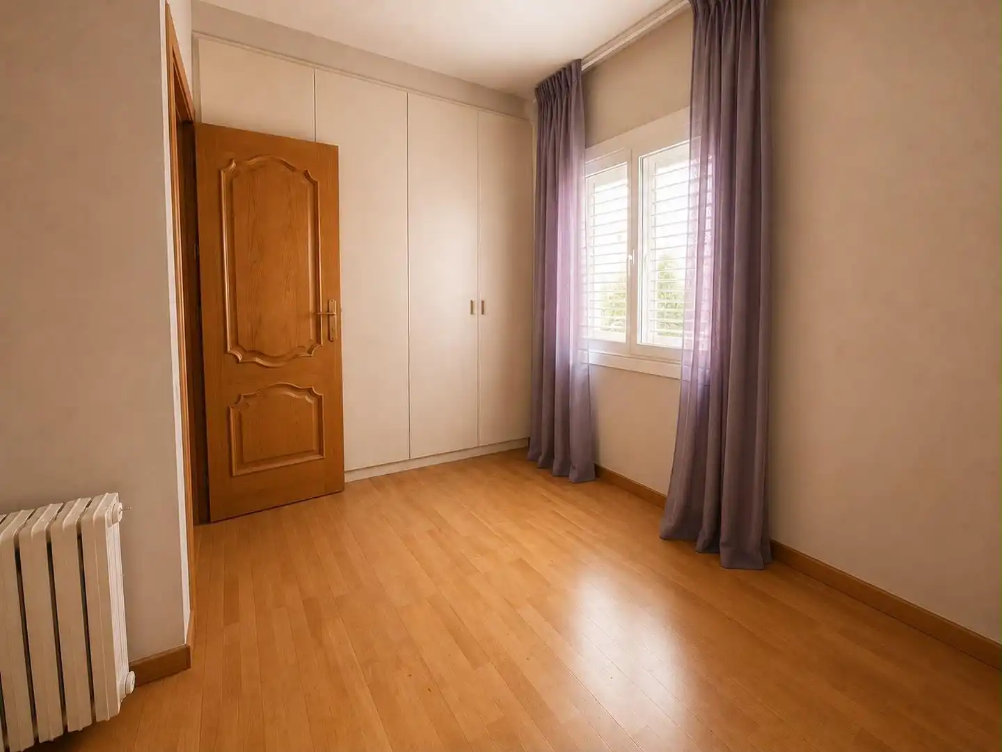 Habitación de Casa o chalet en venta en Sant Fost de Campsentelles con Aire acondicionado, Calefacción y Jardín privado