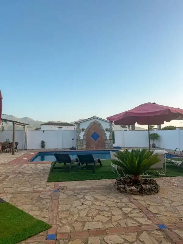 Piscina de Casa o xalet en venda en Algodonales amb Aire condicionat, Calefacció i Jardí privat
