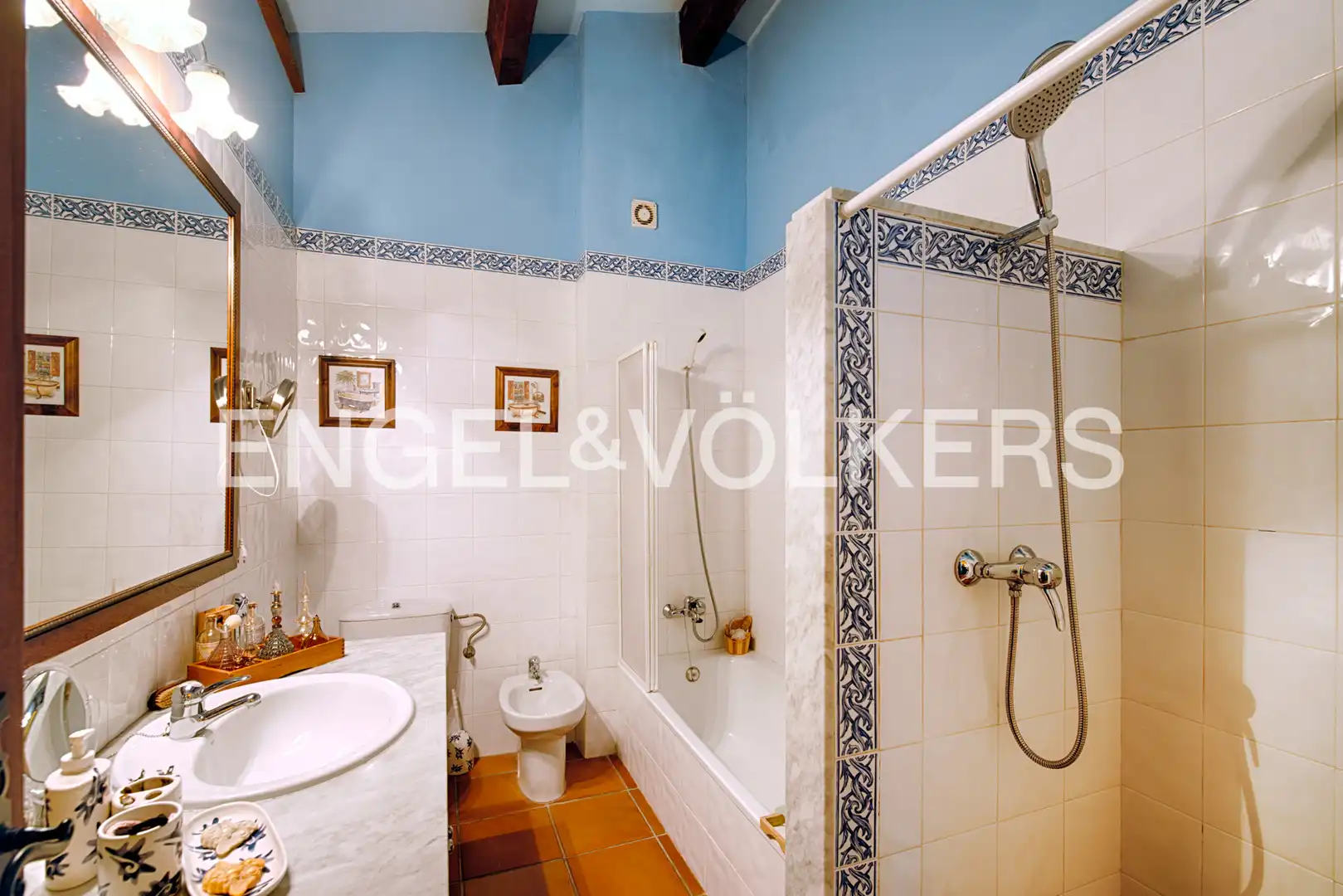 Baño de Casa adosada en venta en Maçanet de Cabrenys con Calefacción y Jardín privado