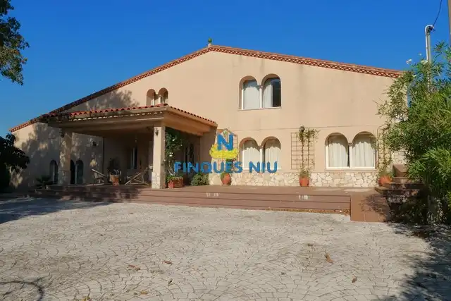 Casa con piscina en venta en Carrer Sant Martí, imagen 6