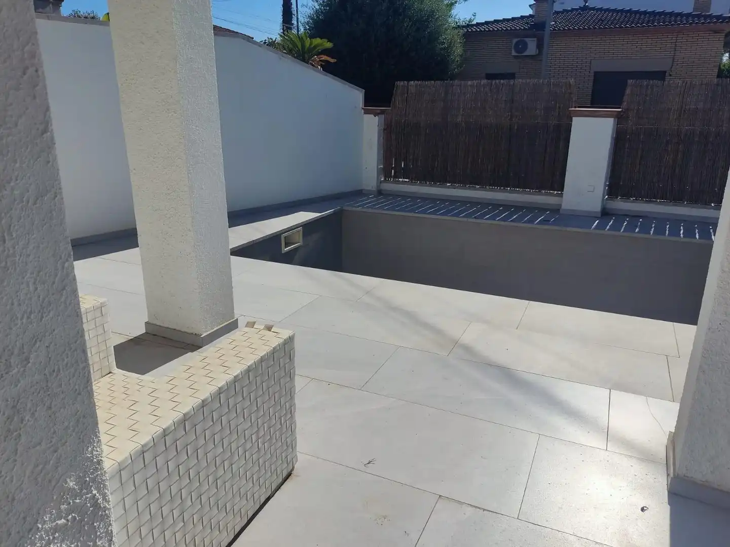 House with pool for sale in Calle PENI