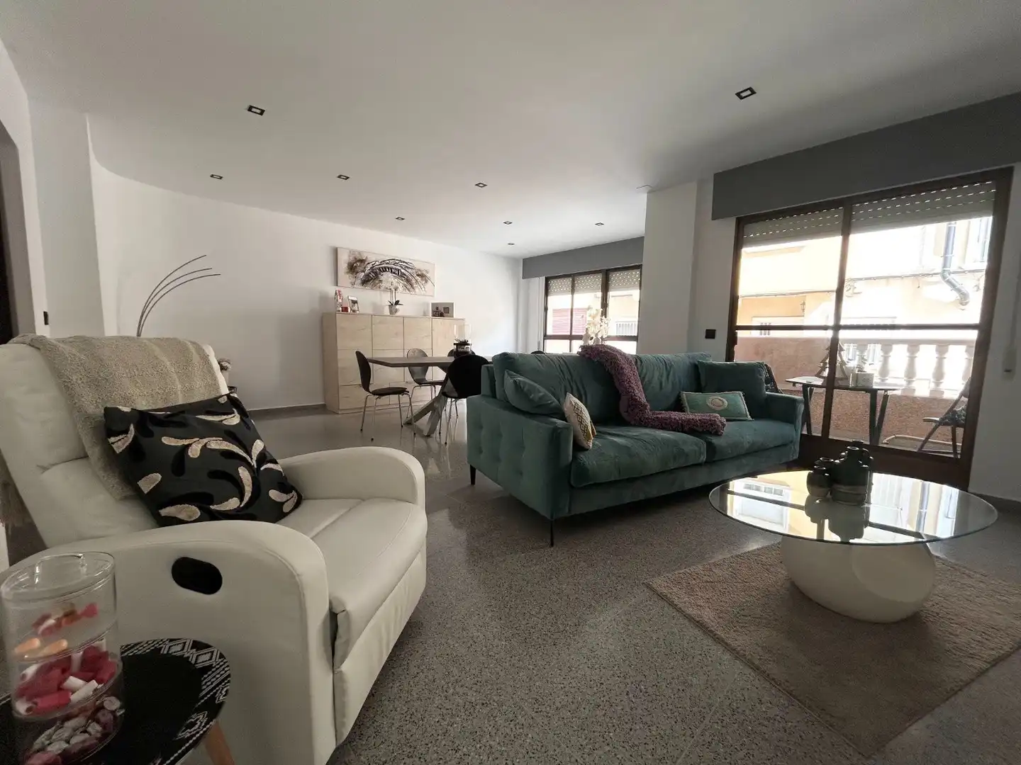 Sala de estar de Apartamento en venta en Orihuela con Calefacción, Trastero y Amueblado