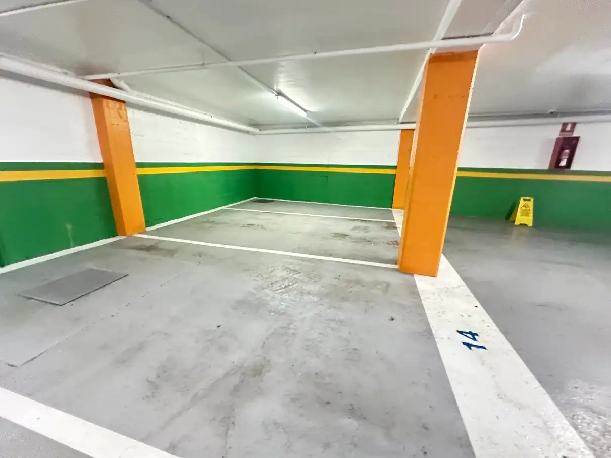 Aparcament amb ascensor en venda a Rúa de García Prieto, imagen 3
