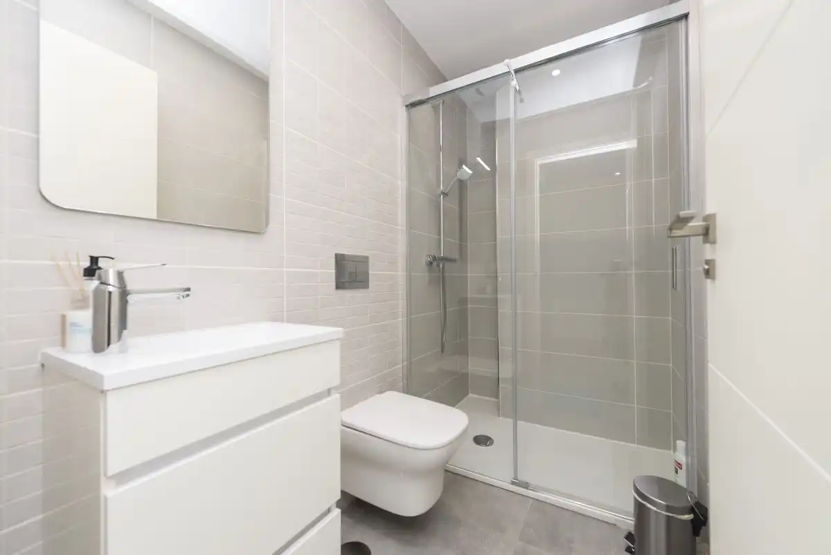 Bathroom of Flat for sale in A Coruña Capital   with Heating, Terrace and Storage room
