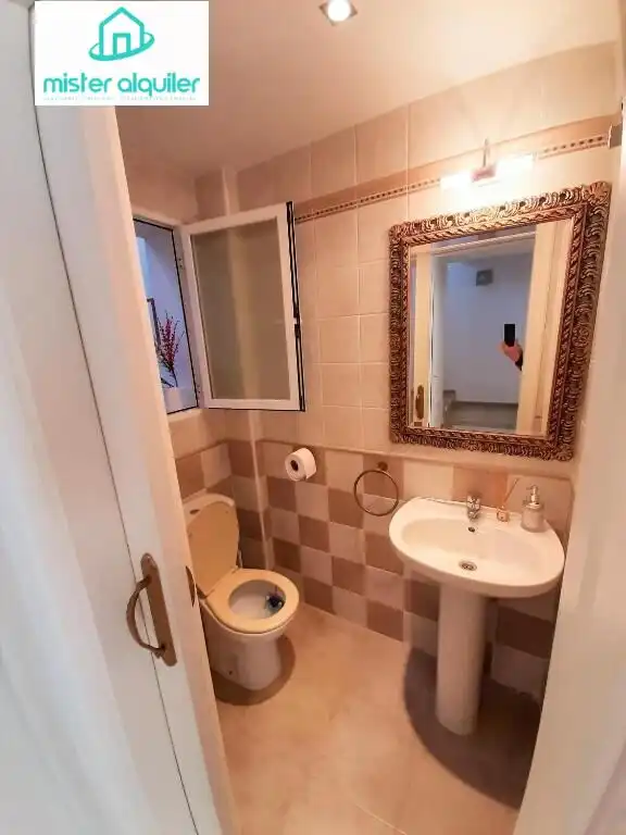 Bany de Casa o xalet de lloguer en El Campello amb Aire condicionat, Calefacció i Jardí privat