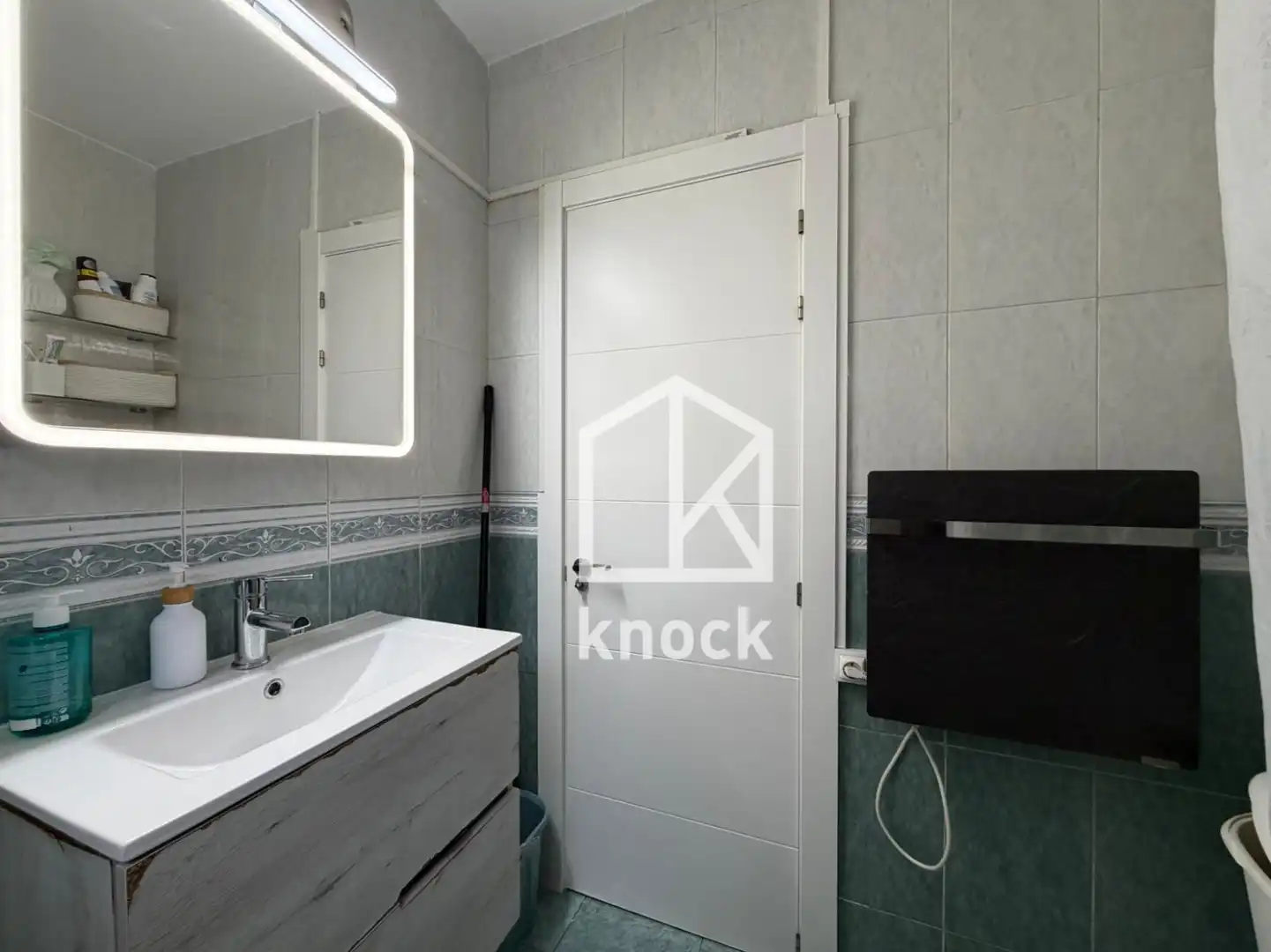 Baño de Piso en venta en Gijón  con Calefacción