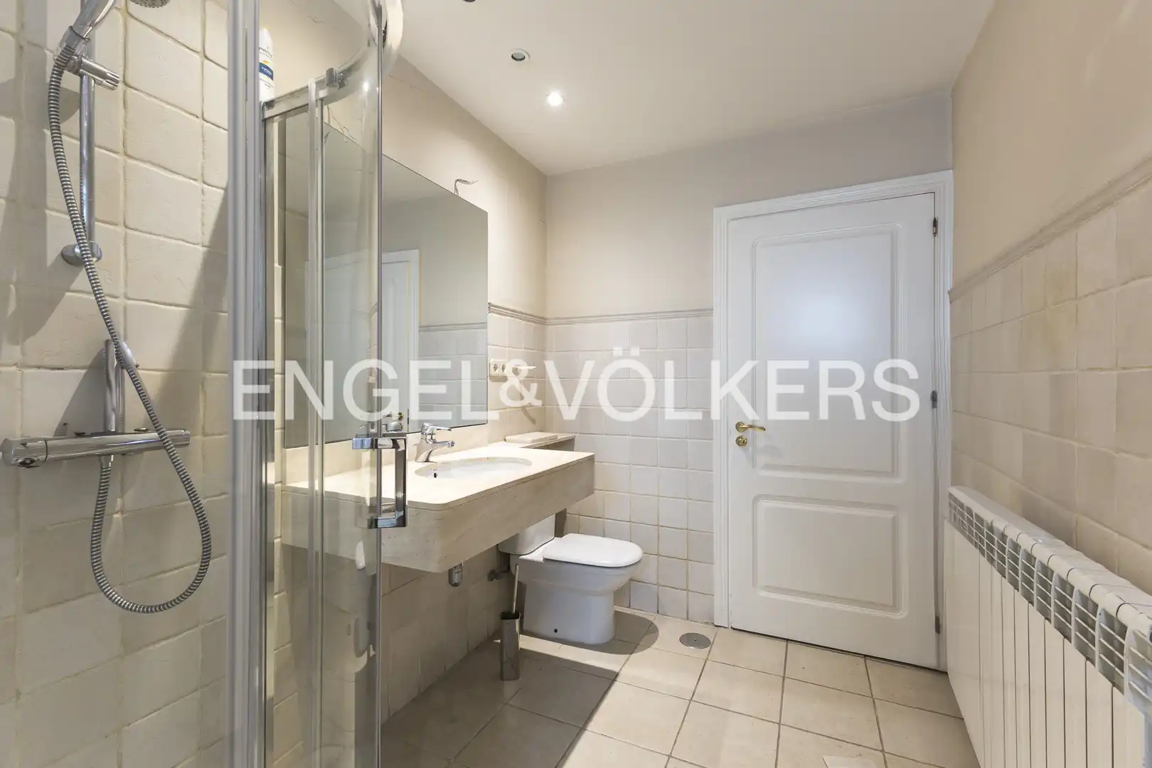 Baño de Piso en venta en Madrid con Aire acondicionado, Calefacción y Parquet