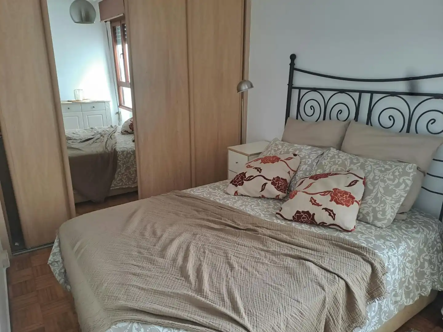 Habitación de Apartamento en venta en Oviedo  con Calefacción
