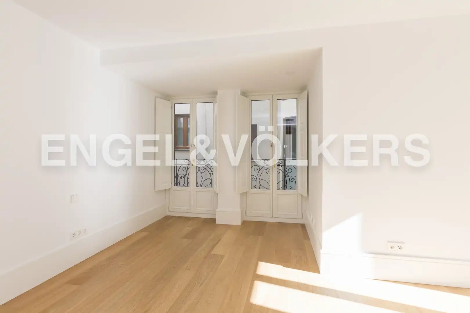 Living room of Flat for rent in Madrid  with Air Conditioner, Heating and Storage room