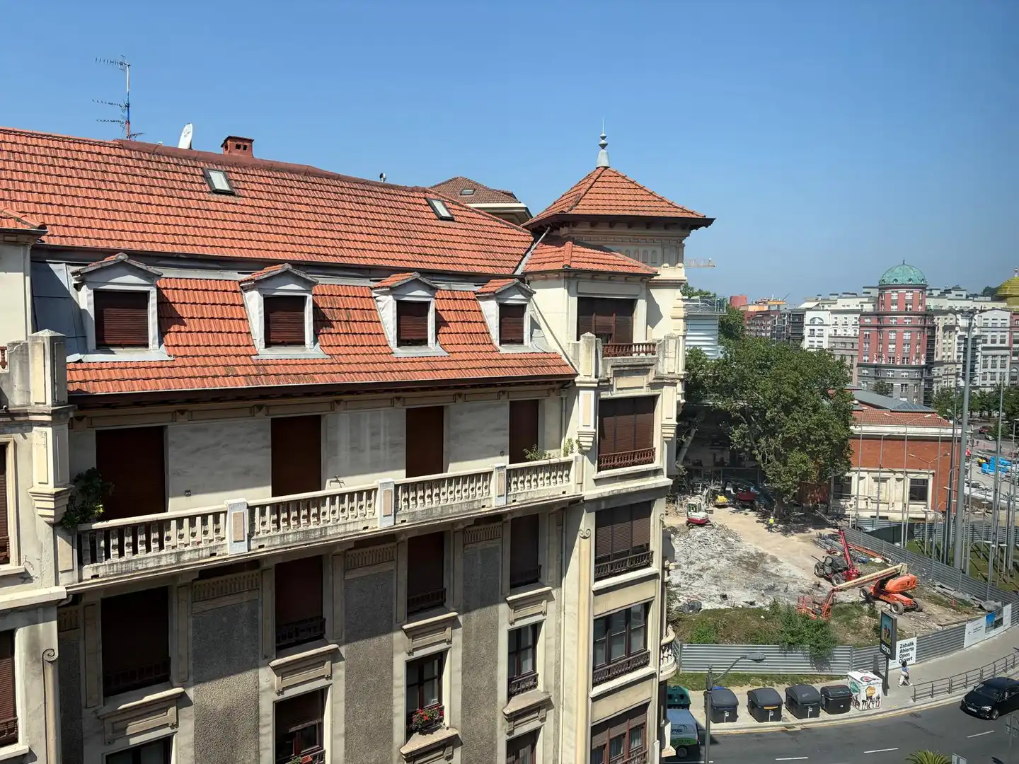 Vista exterior de Pis en venda en Bilbao  amb Calefacció