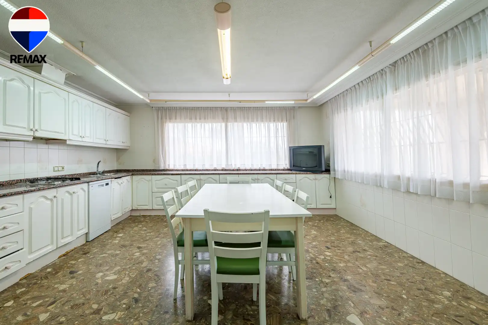 Cuina de Casa o xalet en venda en Sant Joan d'Alacant amb Aire condicionat, Jardí privat i Terrassa