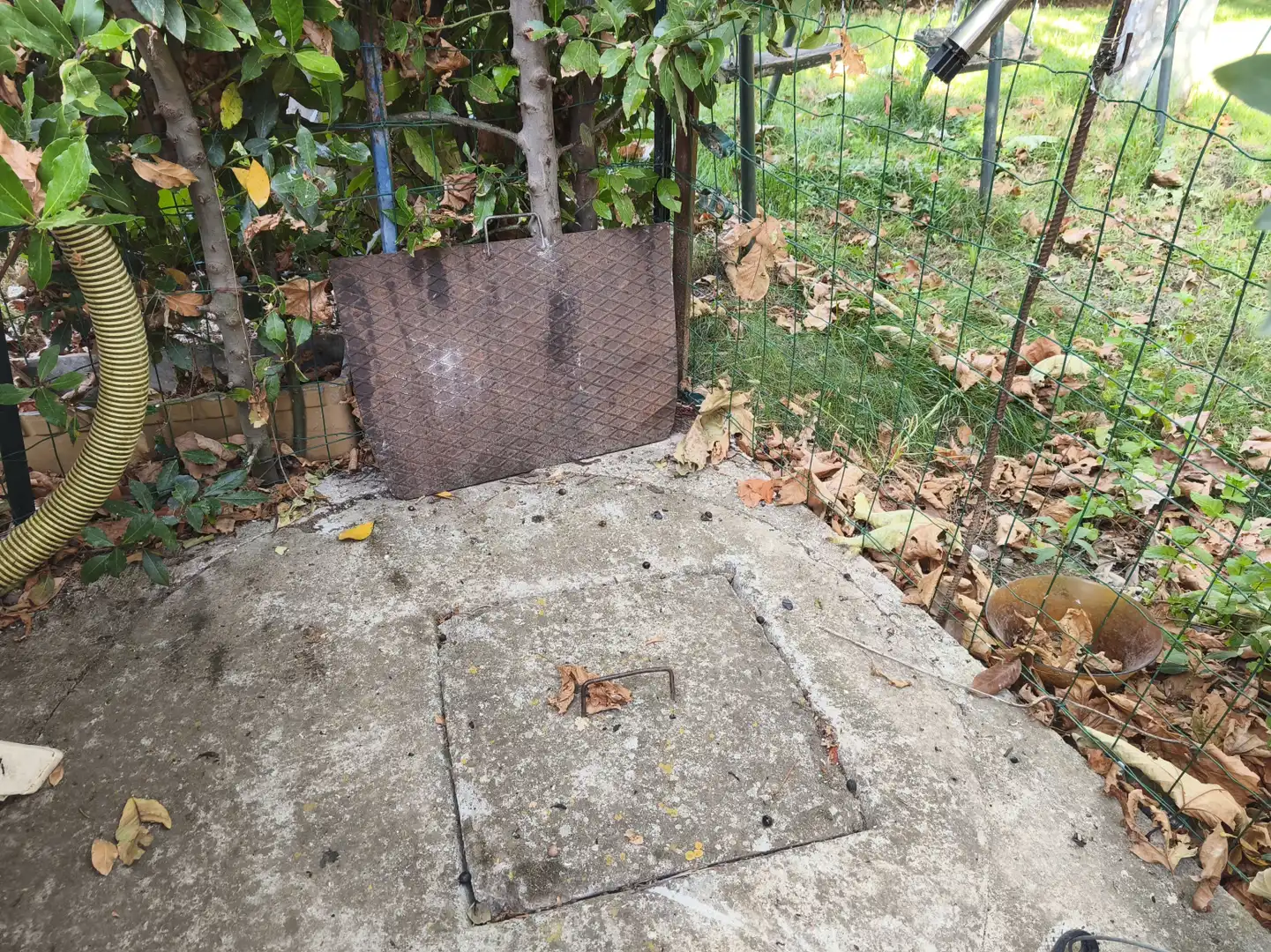 Garden of Land for sale in  Logroño