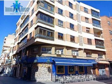 Loft con balcón en venta en Carretas - Pajarita