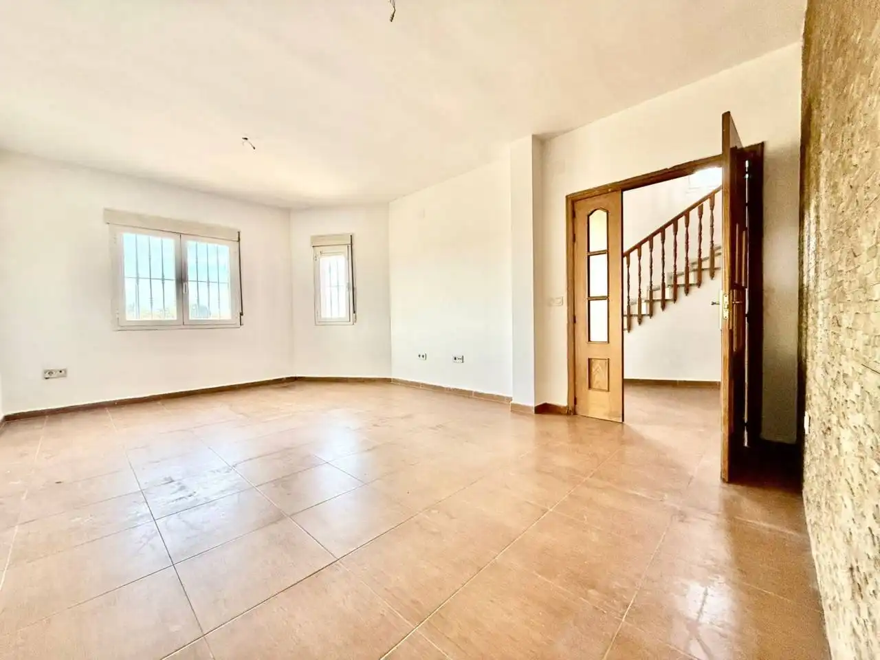 Sala de estar de Casa adosada en venta en Miguel Esteban con Alarma y Piscina comunitaria