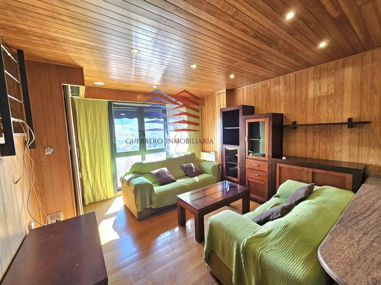 Sala d'estar de Dúplex de lloguer en Ourense Capital  amb Calefacció, Parquet i Terrassa
