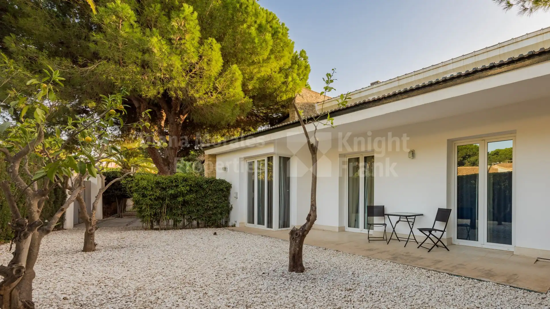 Vista exterior de Casa o chalet en venta en Marbella con Aire acondicionado, Jardín privado y Terraza