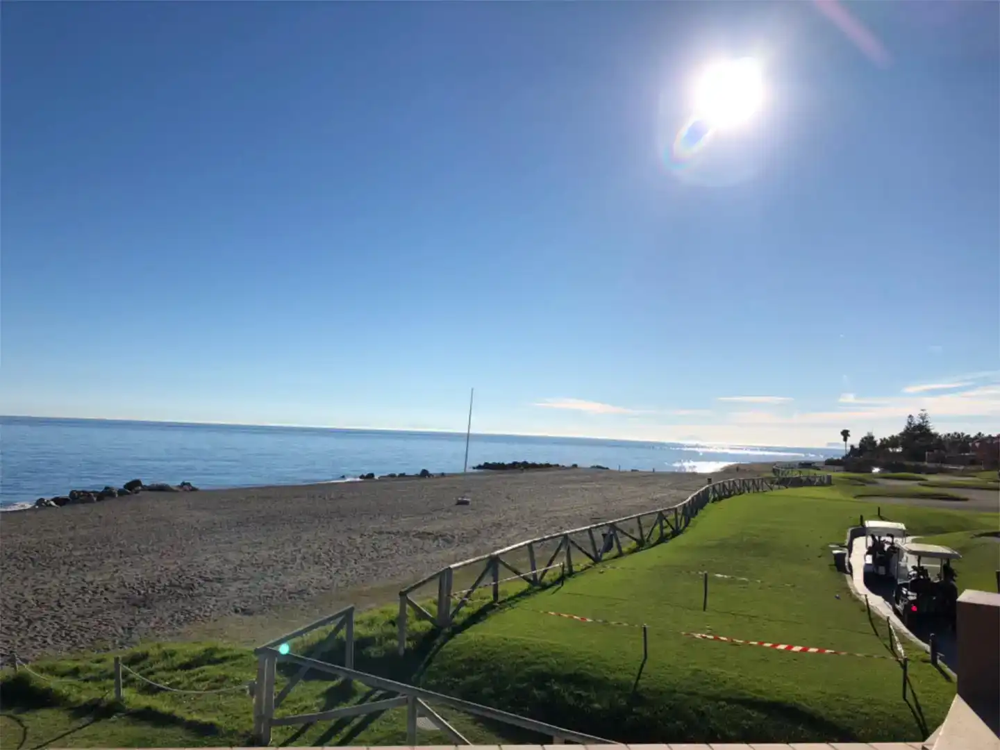 Vista exterior de Pis en venda en Marbella amb Piscina i Balcó