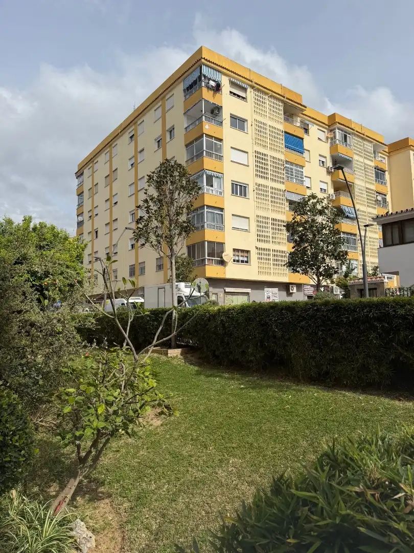 Exterior view of Flat for sale in Marbella  with Private garden, Terrace and Oven