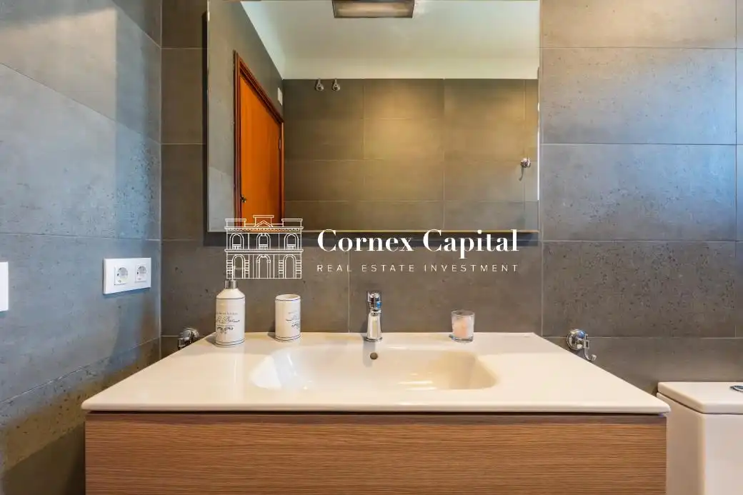 Baño de Finca rústica de alquiler en Fontanilles con Aire acondicionado, Calefacción y Jardín privado