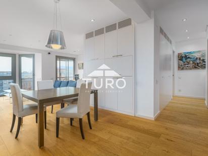 Living room of Flat for sale in  Barcelona Capital  with Air Conditioner, Heating and Parquet flooring