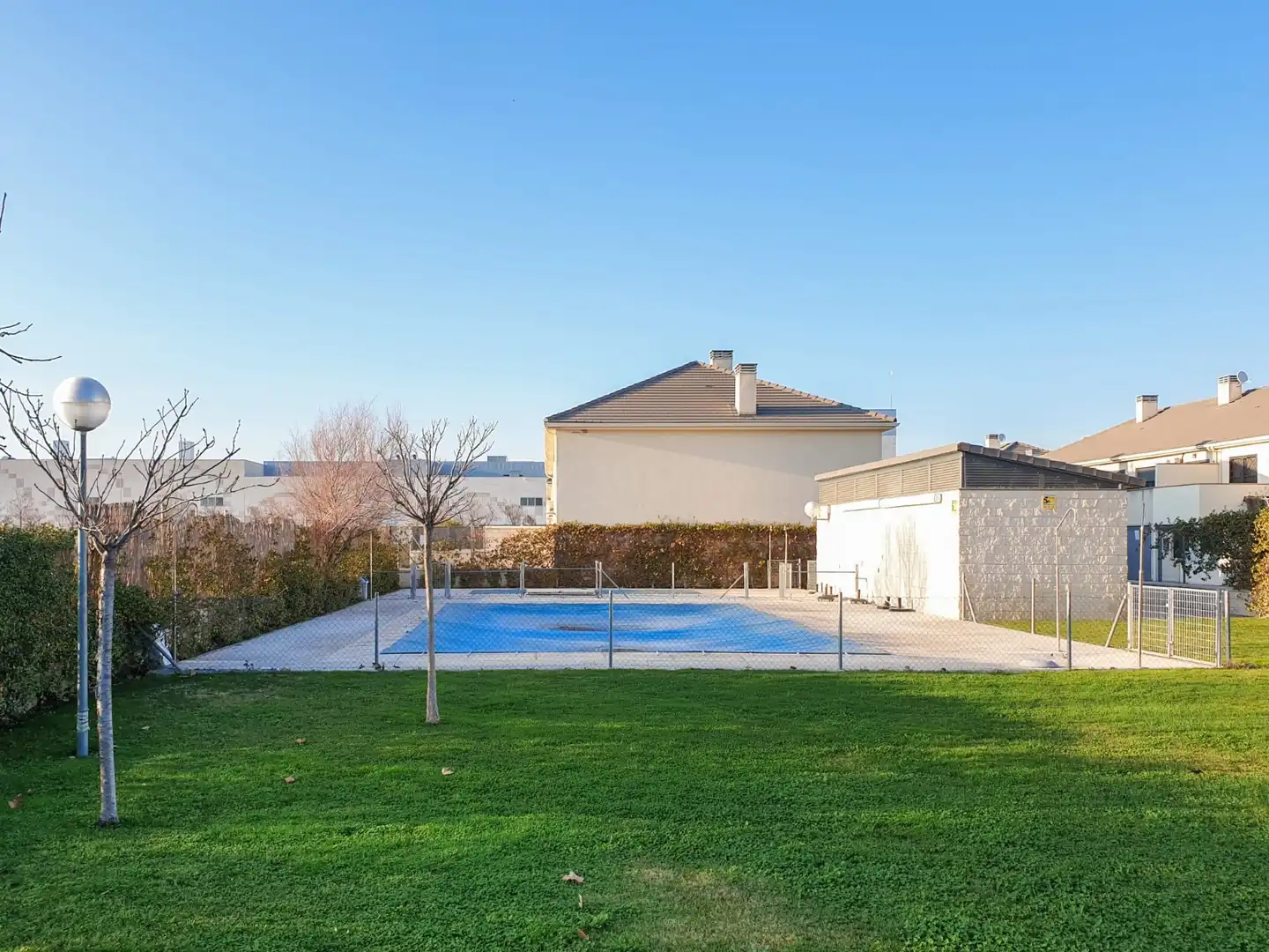 Swimming pool of Detached homes for sale in Aranjuez