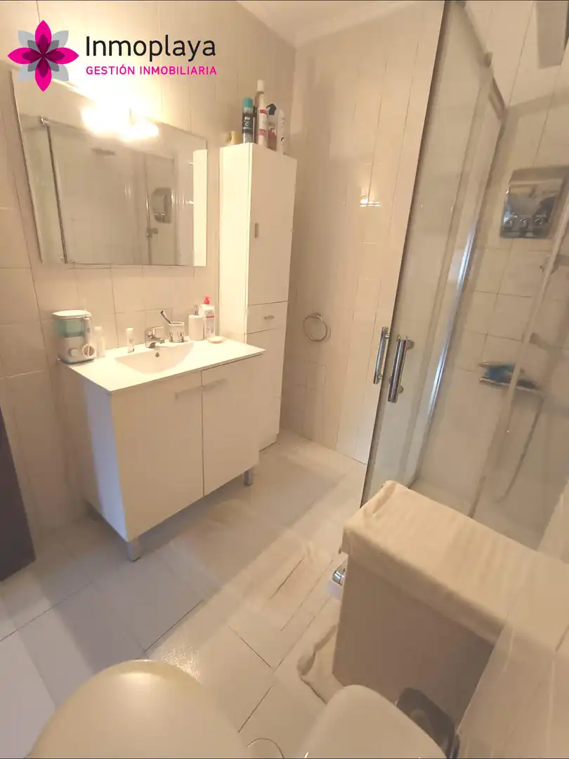 Badezimmer von Wohnung zum Verkauf in Noja mit Heizung, Terrasse und Möbliert