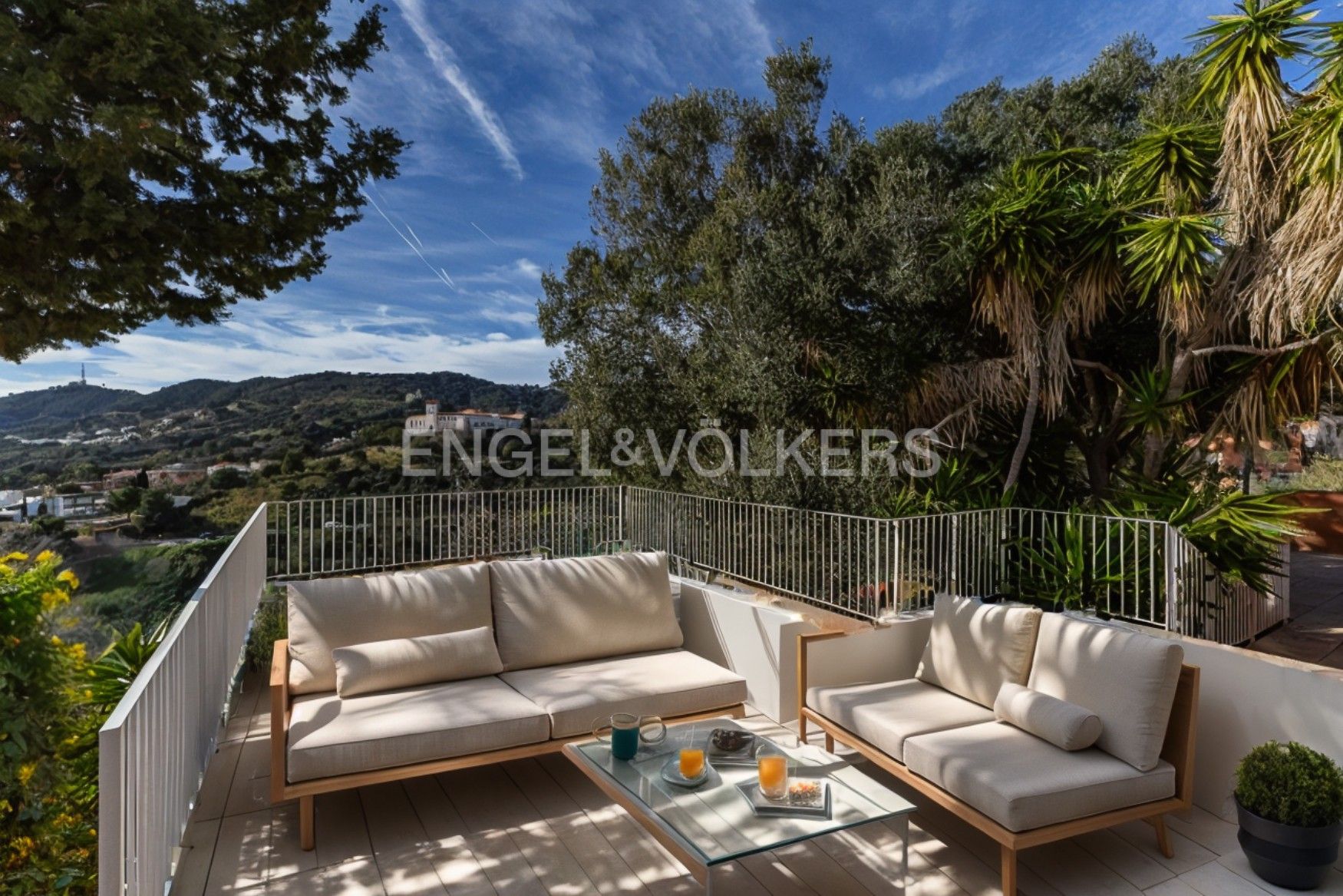 Terrassa de Casa o xalet en venda en  Barcelona Capital amb Aire condicionat, Calefacció i Jardí privat