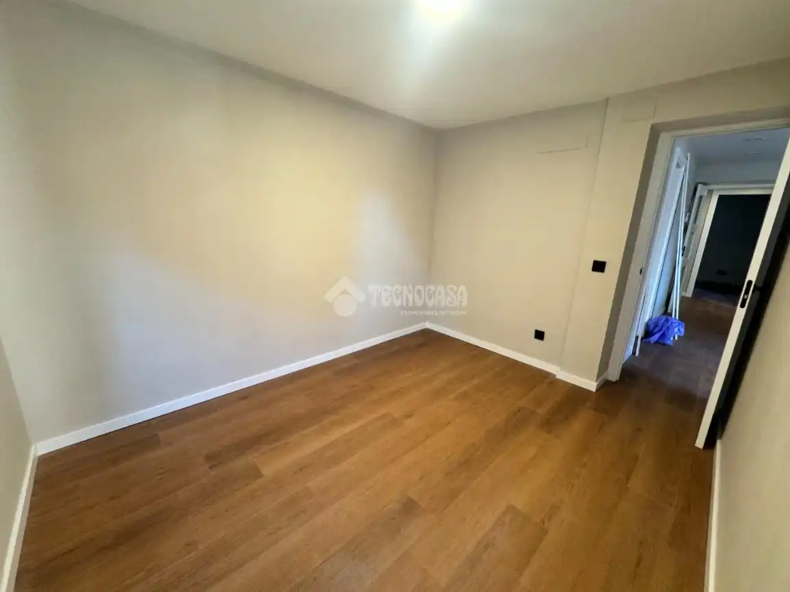 Bedroom of Flat for sale in Madrid