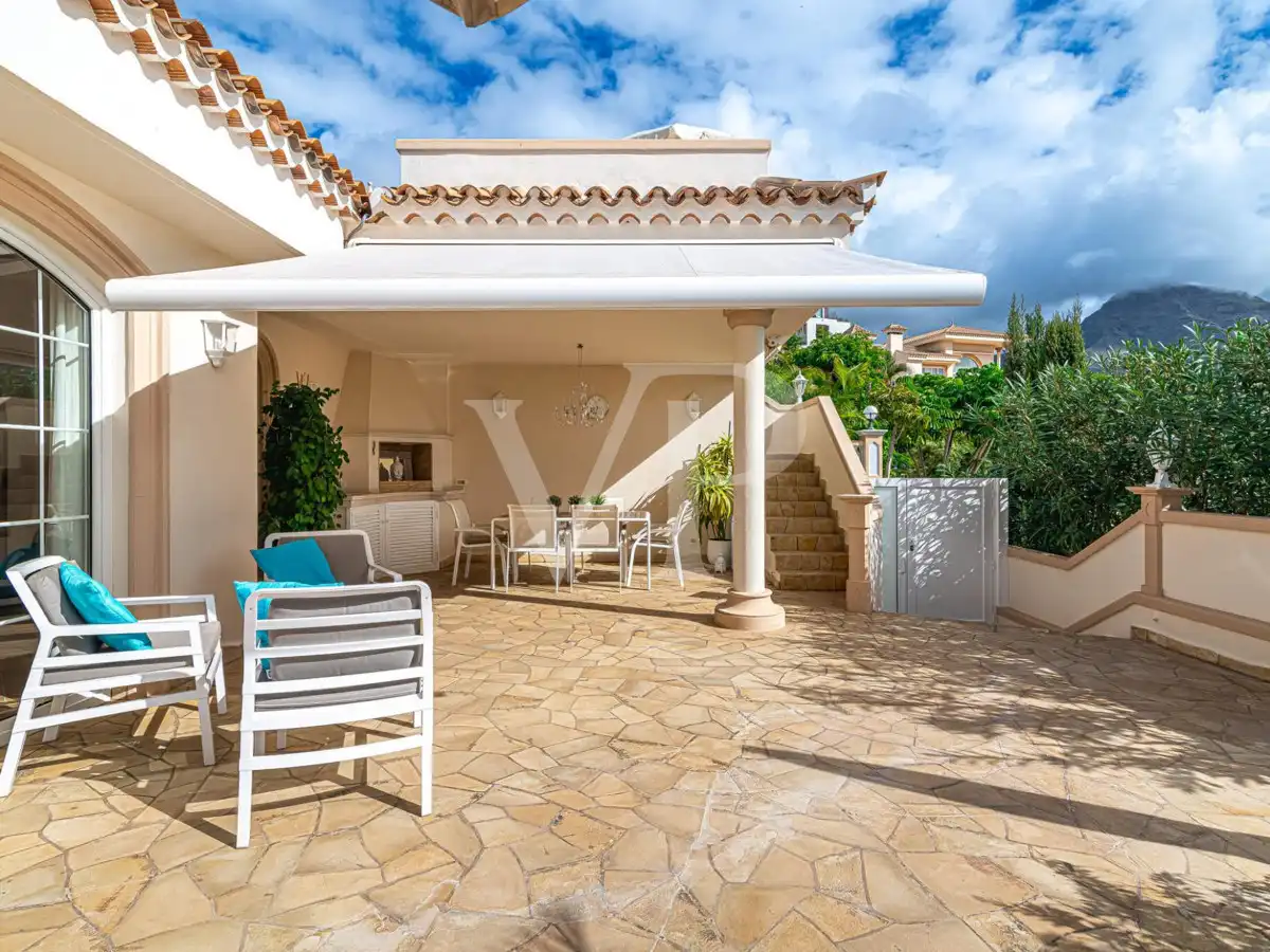Houses for sale in Playa del Duque