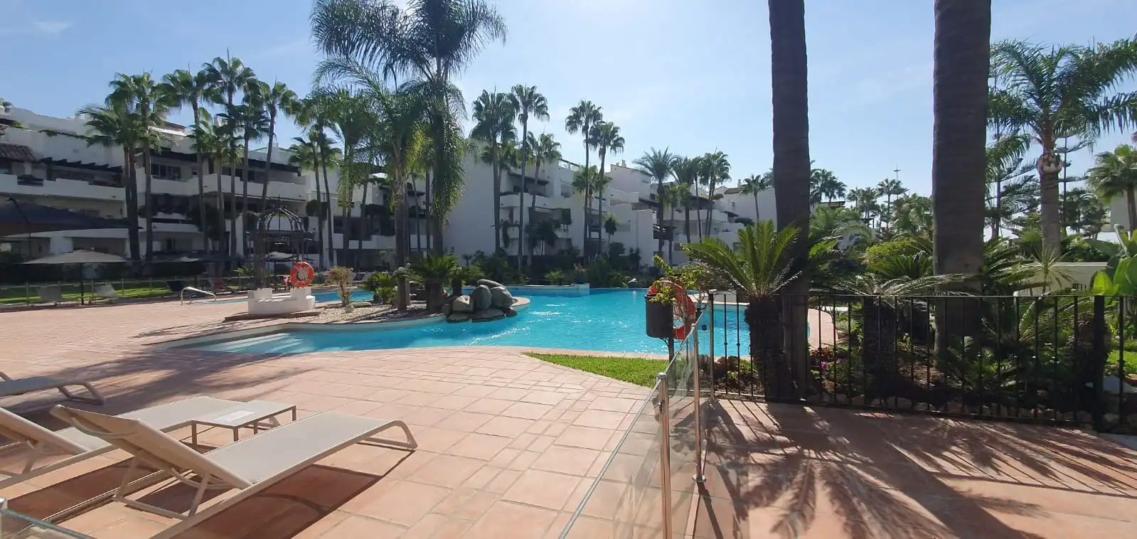 Vista exterior de Apartamento en venta en Marbella con Calefacción, Terraza y Trastero