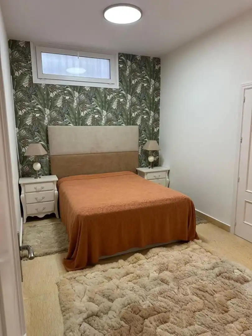 Dormitori de Casa o xalet de lloguer en Estepona amb Aire condicionat, Jardí privat i Terrassa