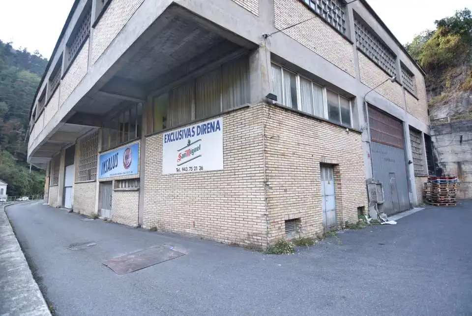 Außenansicht von Fabrikhallen zur Miete in Soraluze / Plasencia de las Armas