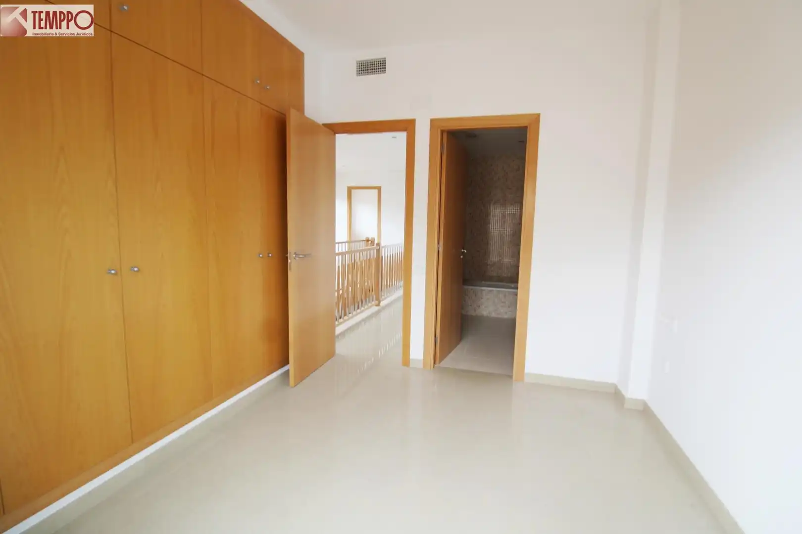 Casa adosada en venta en Llorenç del Penedès con Calefacción, Jardín privado y Terraza