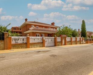 Vista exterior de Casa o xalet en venda en Meco amb Terrassa