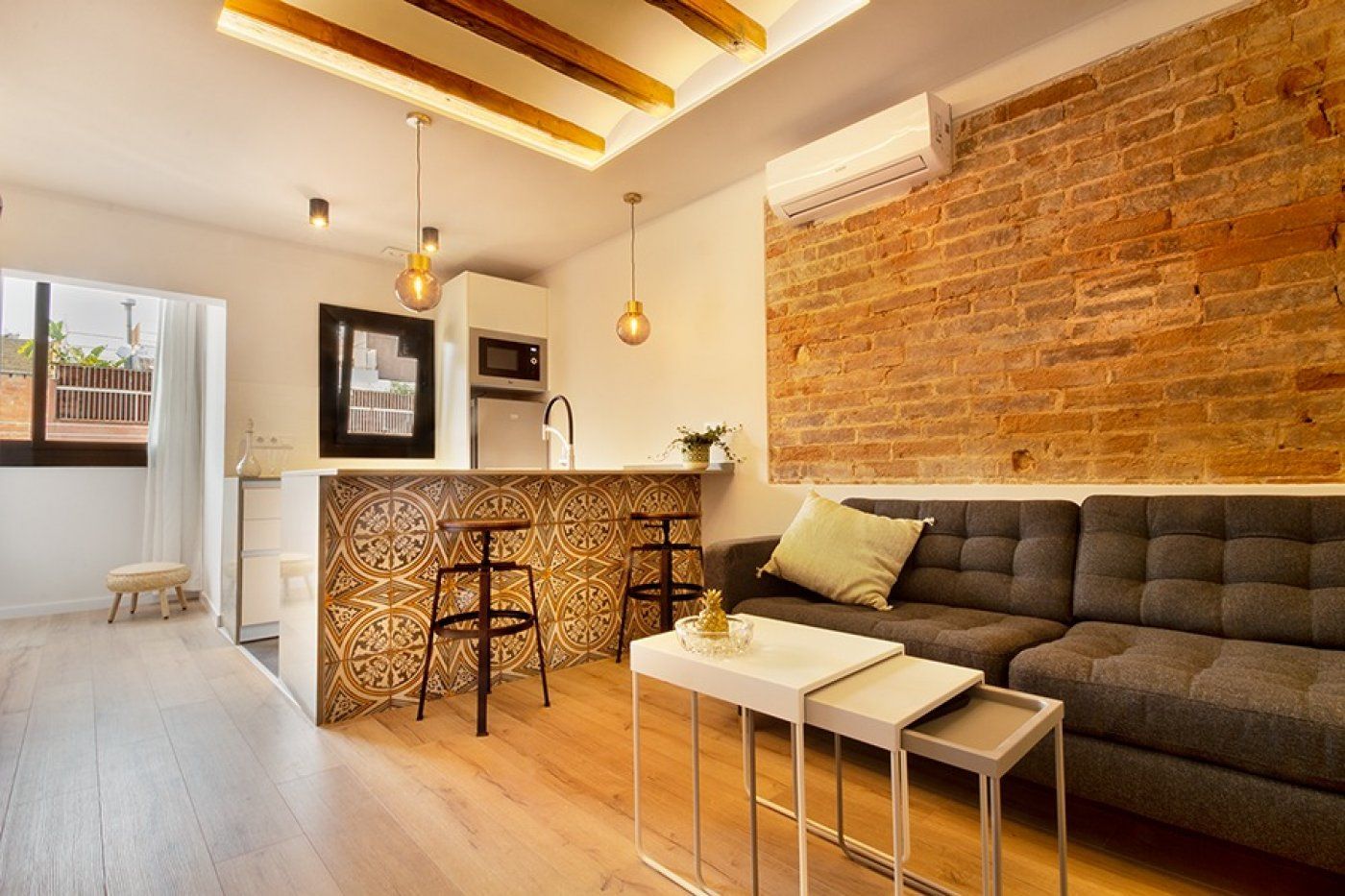 Living room of Flat to rent in  Barcelona Capital  with Air Conditioner, Heating and Parquet flooring