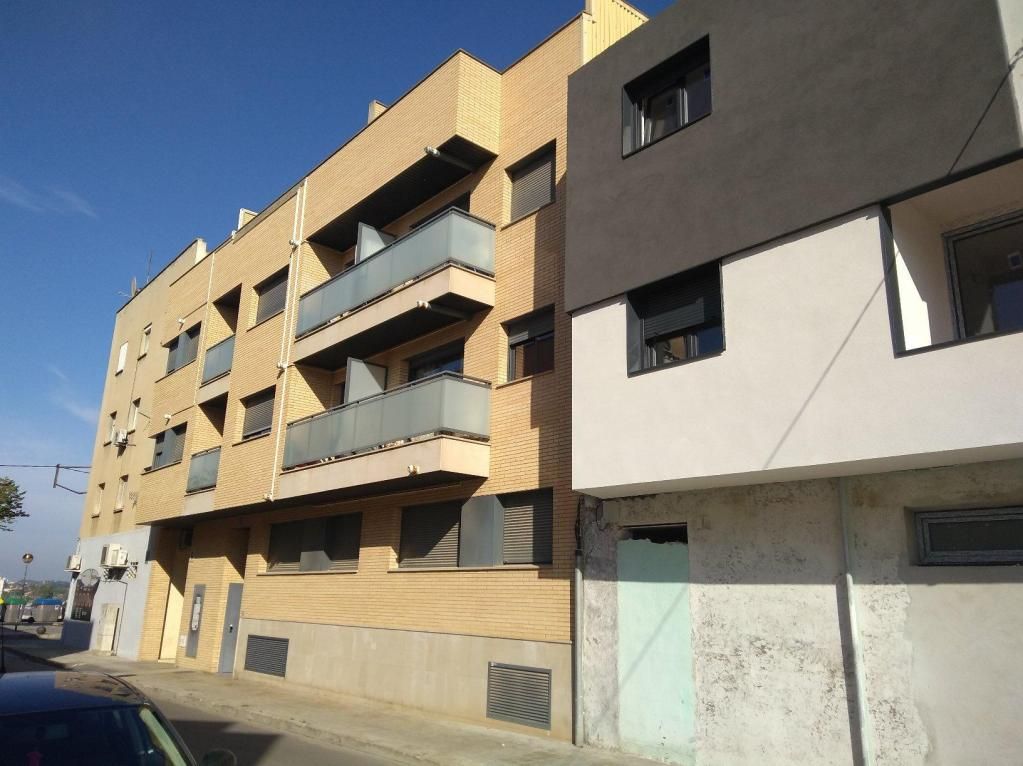 Exterior view of Flat for sale in  Lleida Capital  with Air Conditioner