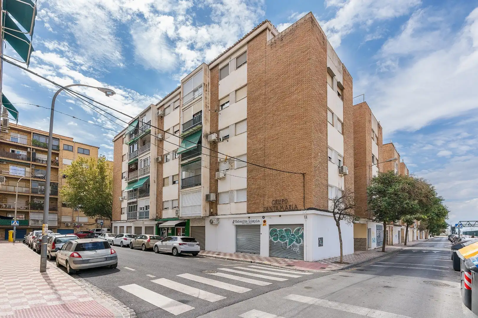 Vista exterior de Piso en venta en Granada con Aire acondicionado