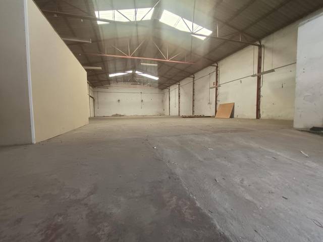Nave industrial en Venta en Calle ALCALDE GOMEZ GOMEZ en Distrito Zeta - Recinto Ferial Cortijo de Torres