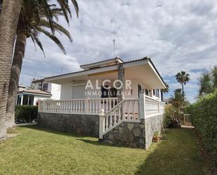 Vista exterior de Casa o xalet en venda en Peñíscola / Peníscola amb Aire condicionat, Calefacció i Jardí privat