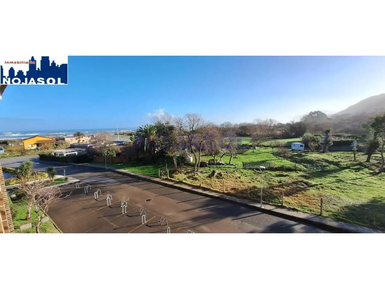 Vista exterior de Dúplex de lloguer en Noja amb Calefacció, Terrassa i Moblat