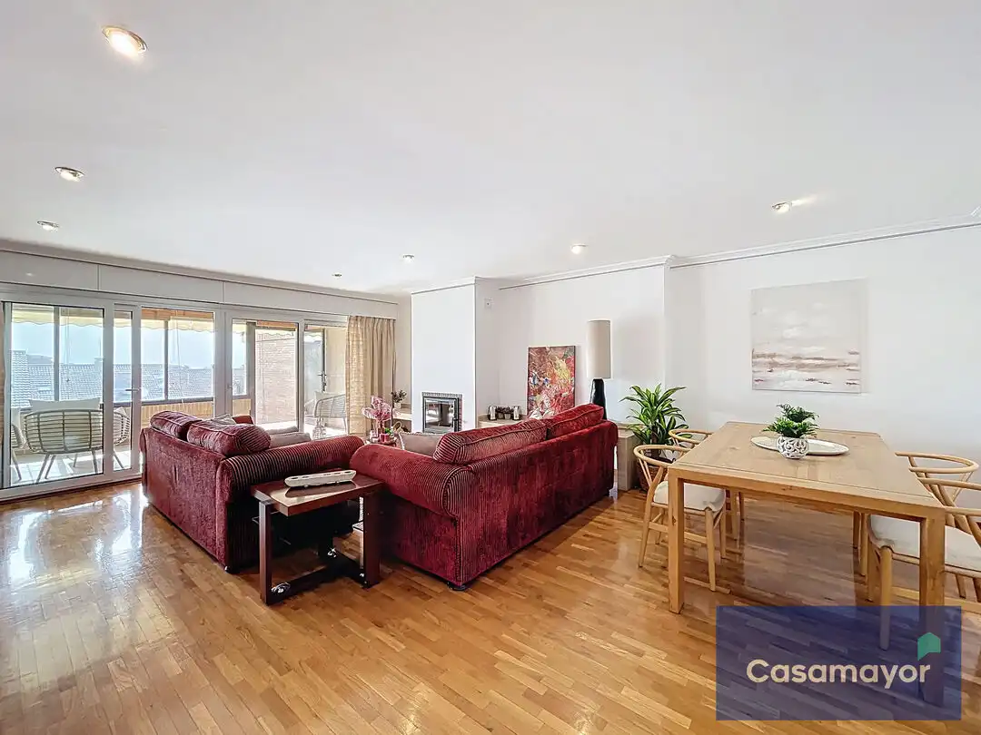 Sala d'estar de Casa adosada en venda en Alicante / Alacant amb Aire condicionat, Calefacció i Jardí privat