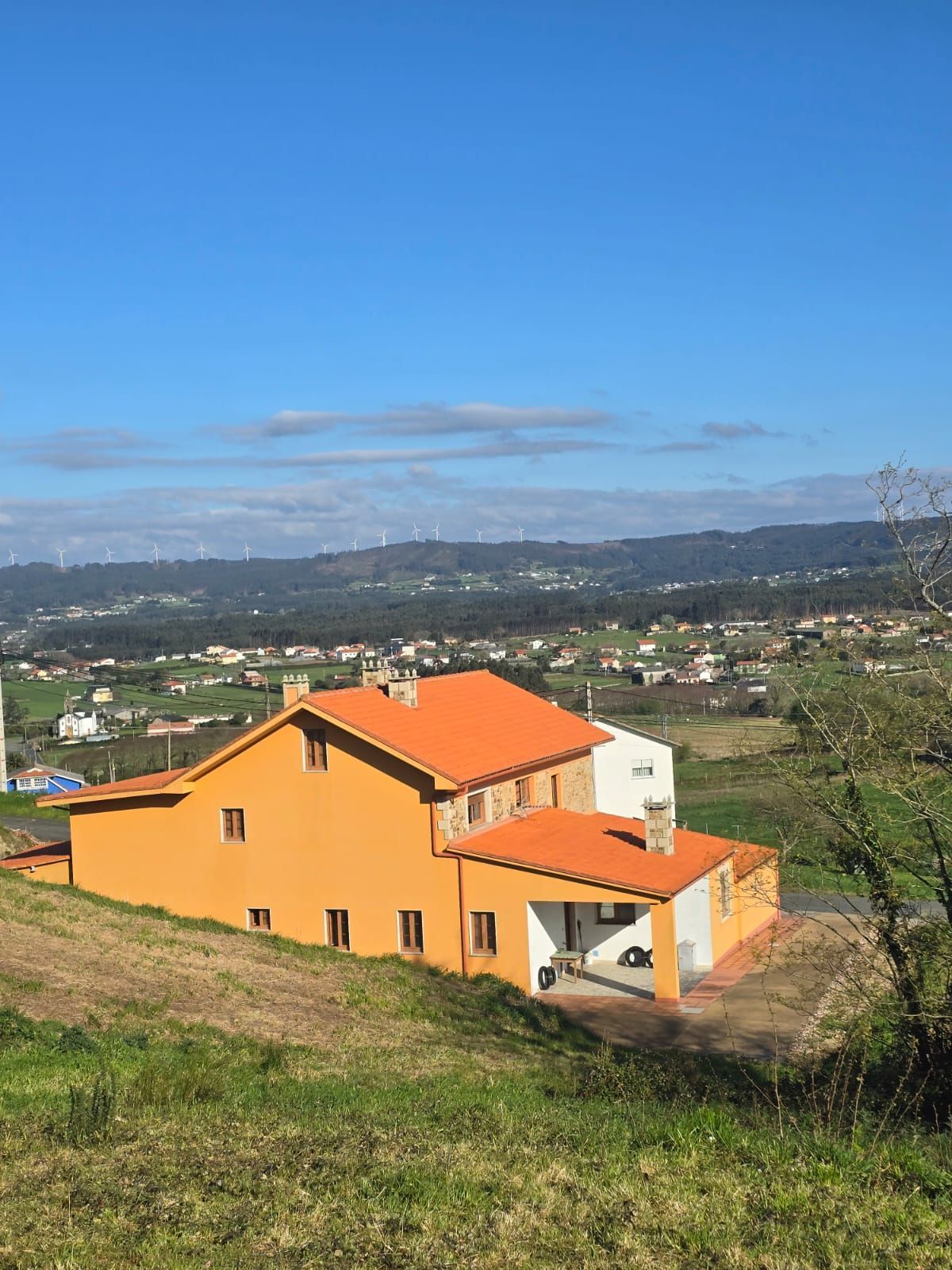 Vista exterior de Casa o xalet en venda en Valdoviño amb Jardí privat, Terrassa i Traster
