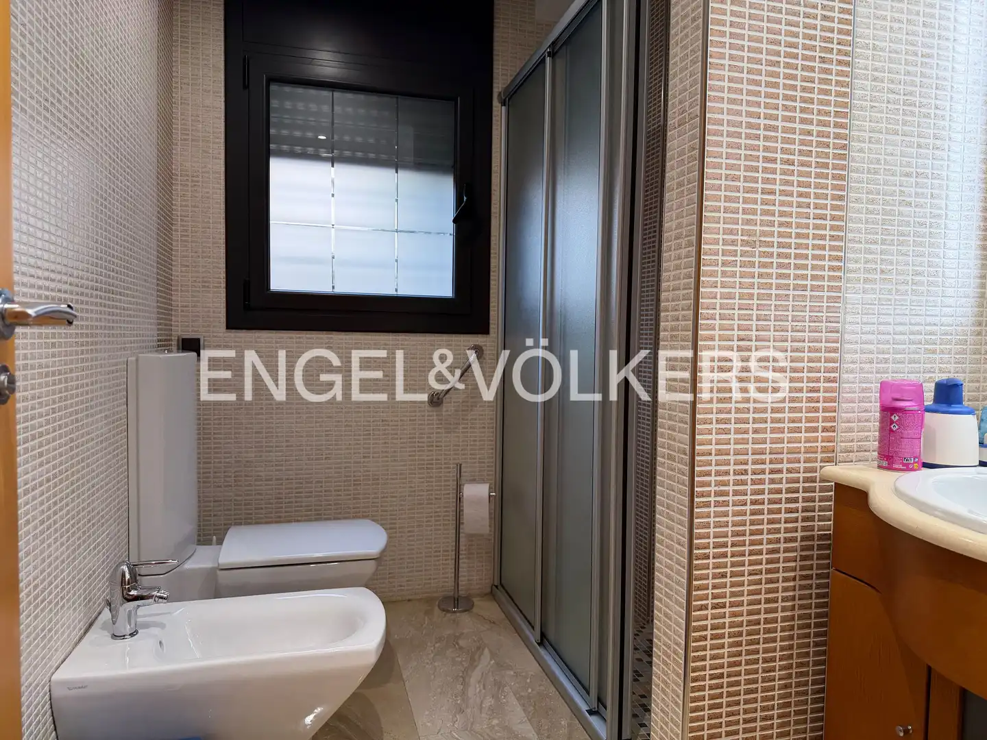 Bathroom of Houses for sale in Pineda de Mar  with Air Conditioner, Heating and Private garden