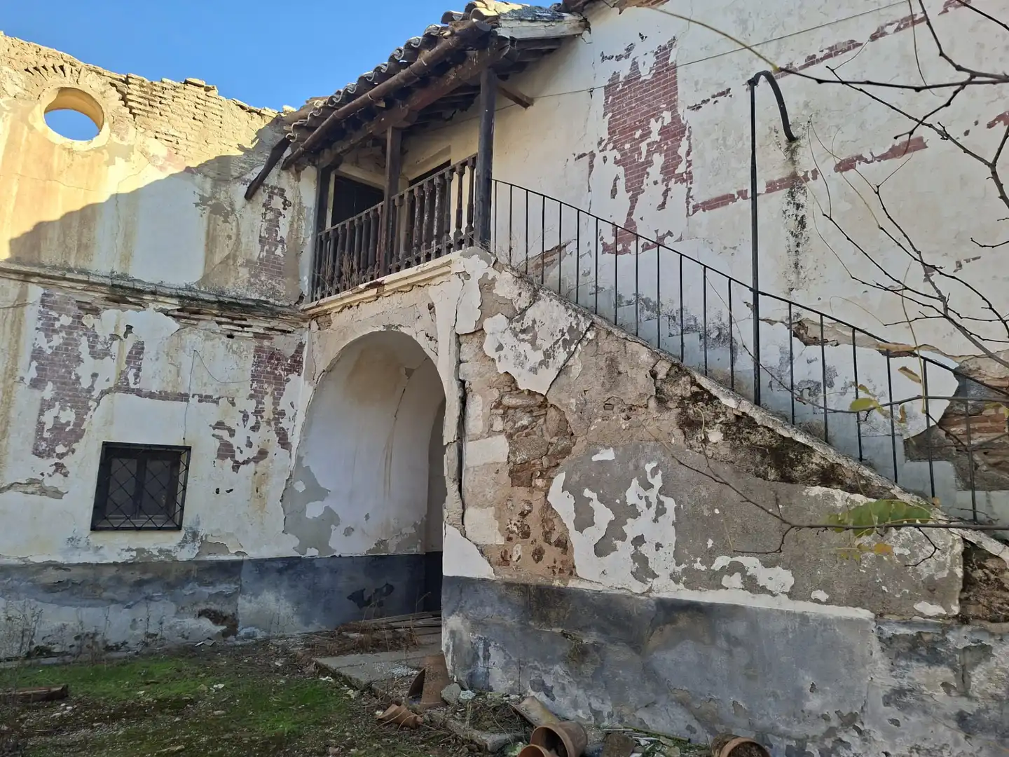 Vista exterior de Edifici en venda en Polán