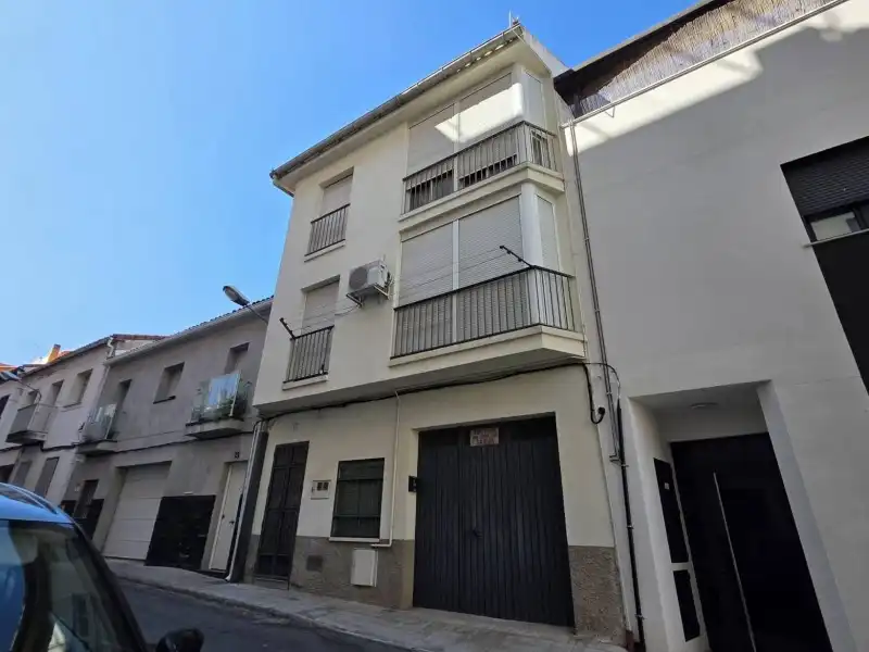 Vista exterior de Casa o xalet en venda en Plasencia amb Aire condicionat, Calefacció i Jardí privat