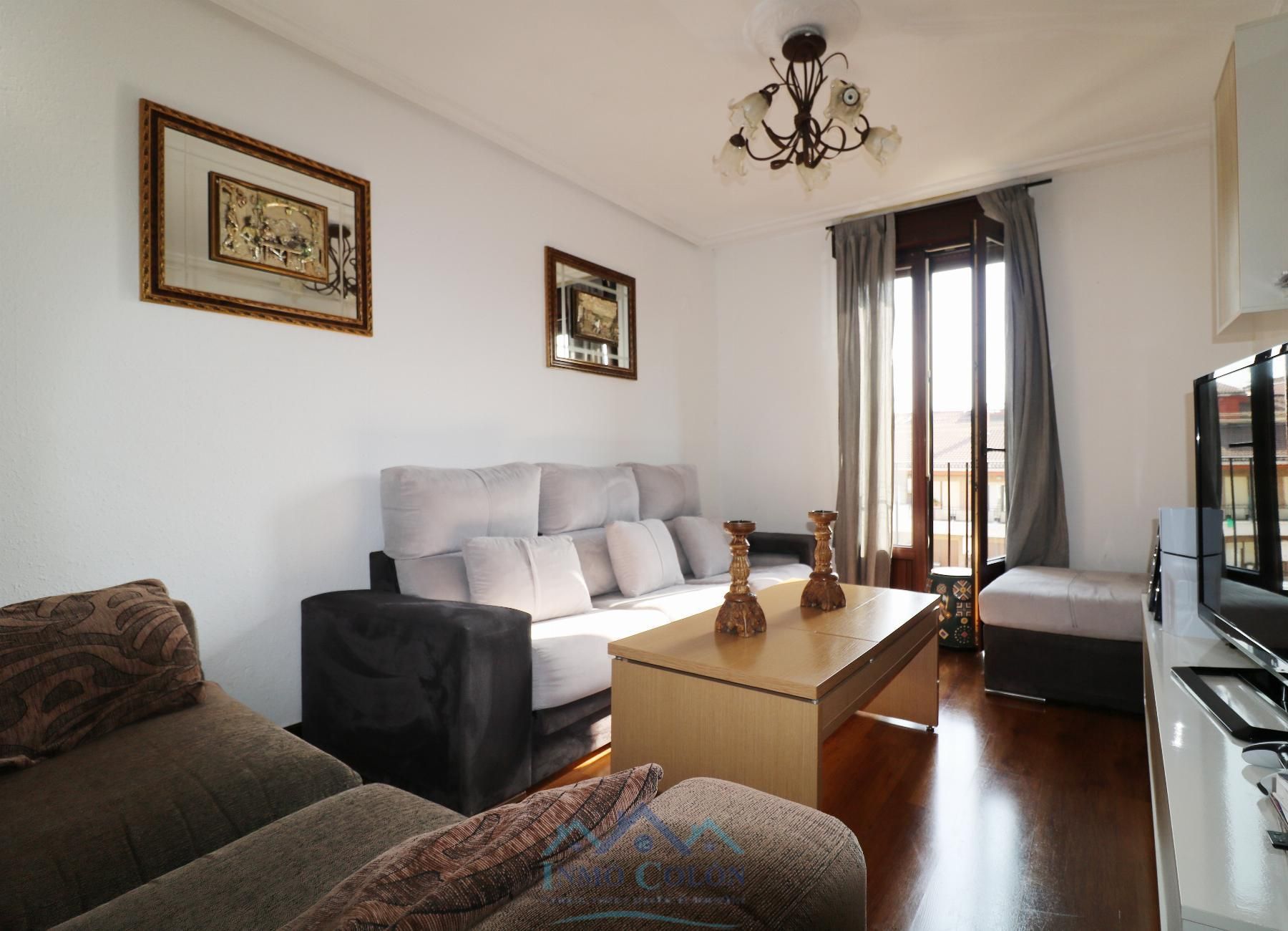Living room of Flat for sale in Irun   with Parquet flooring and Balcony
