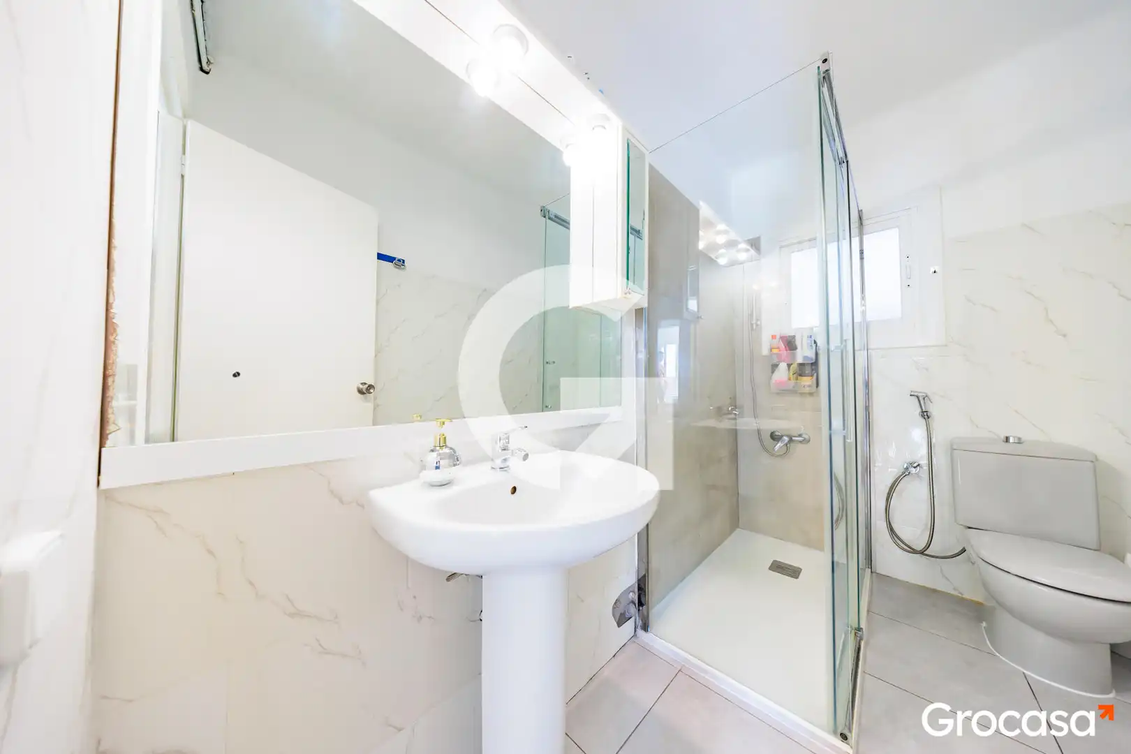 Badezimmer von Erdgeschoss zum Verkauf in Terrassa mit Heizung, Terrasse und Abstellraum