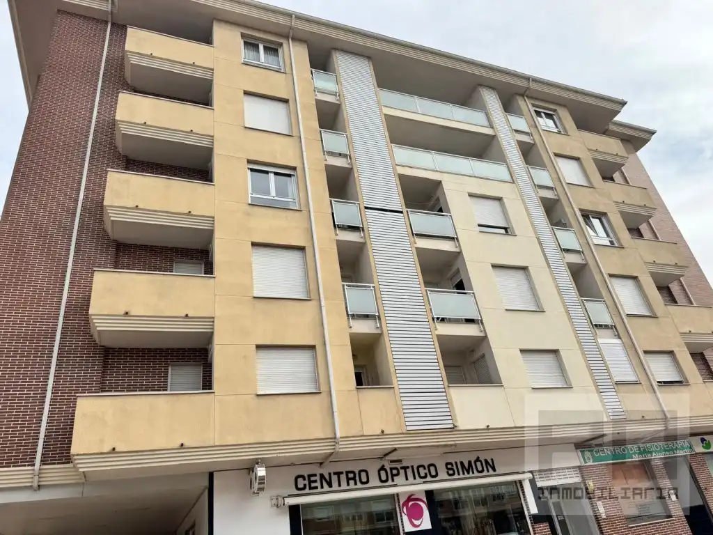 Außenansicht von Wohnung zum Verkauf in Ávila