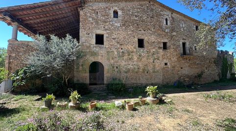 ESPECTACULAR FINCA CON MASÍA CATALOGADA CON JARDÍN, ANTIGUO MOLINO Y BOSQUE A LAS AFUERAS DE LA POBLACIÓN
