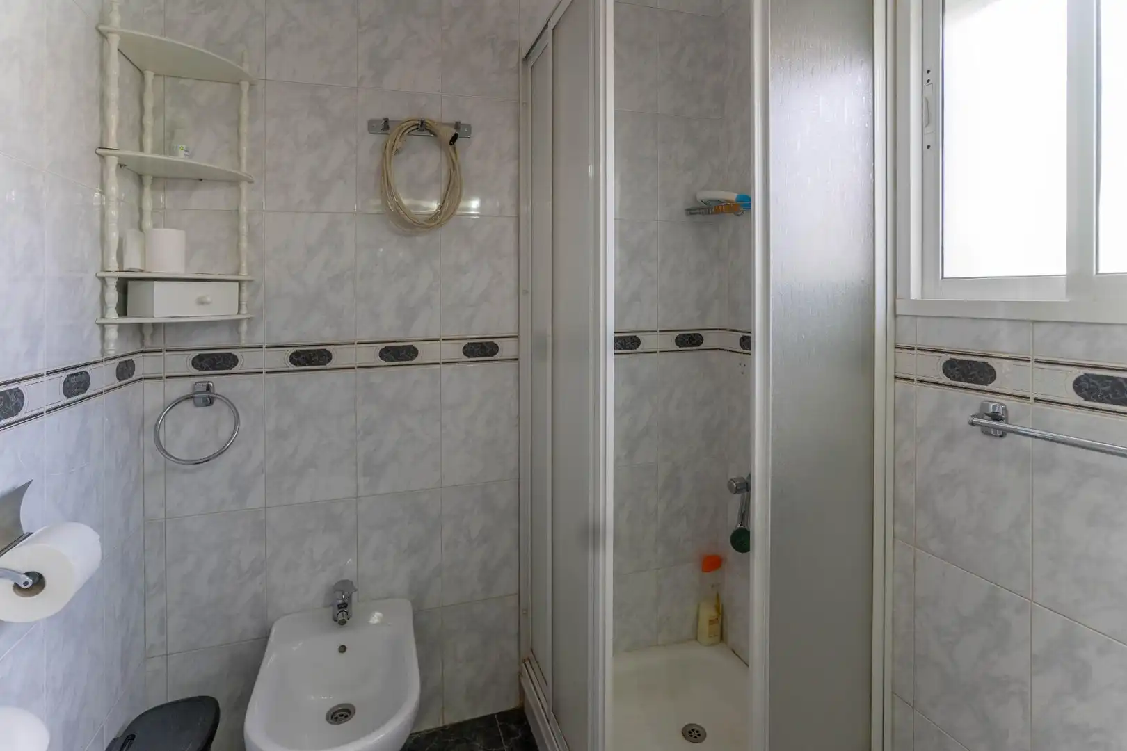Baño de Casa o chalet de alquiler en Alhaurín El Grande con Jardín privado, Terraza y Amueblado